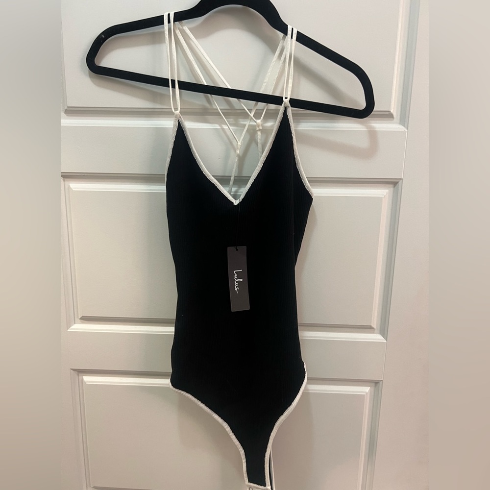 NWT Lulu’s black and white ribbed strappy bodysuit size Large